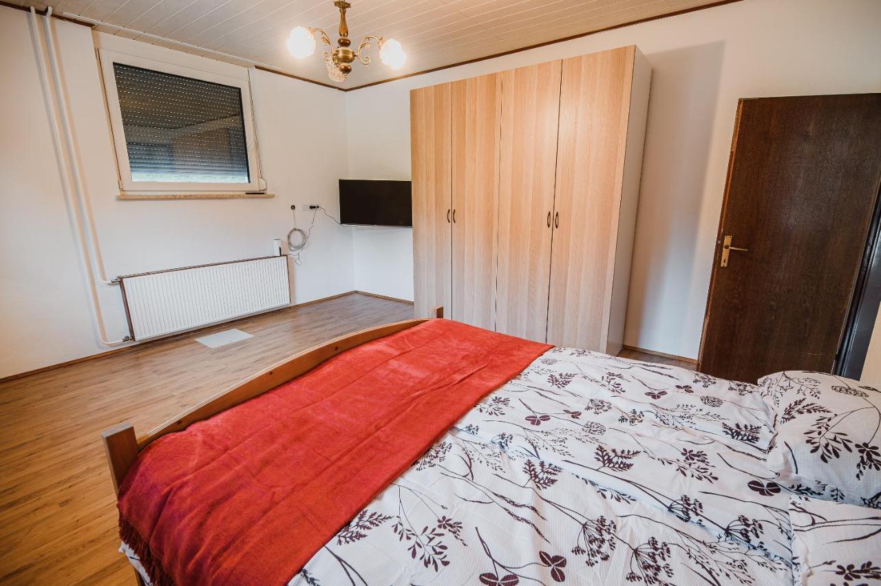 Mojcin Pisker House